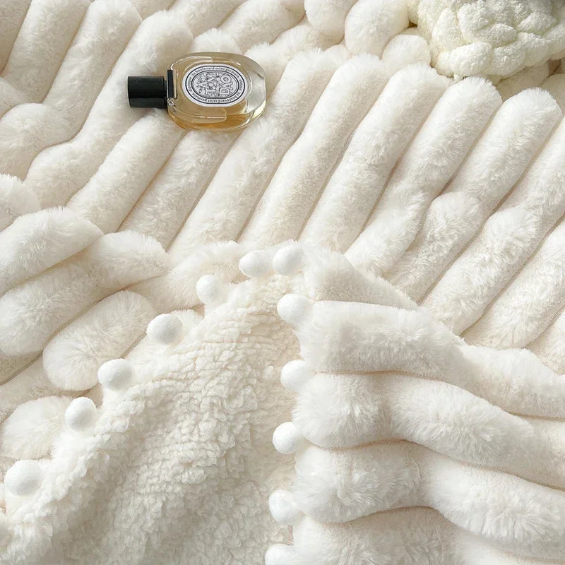Couverture "Toscane" en Fausse Fourrure de Lapin – Nuance Blanc Ivoire Plaid chambre, Couvertures, Couvertures adulte, Couvertures enfant, linge de lit