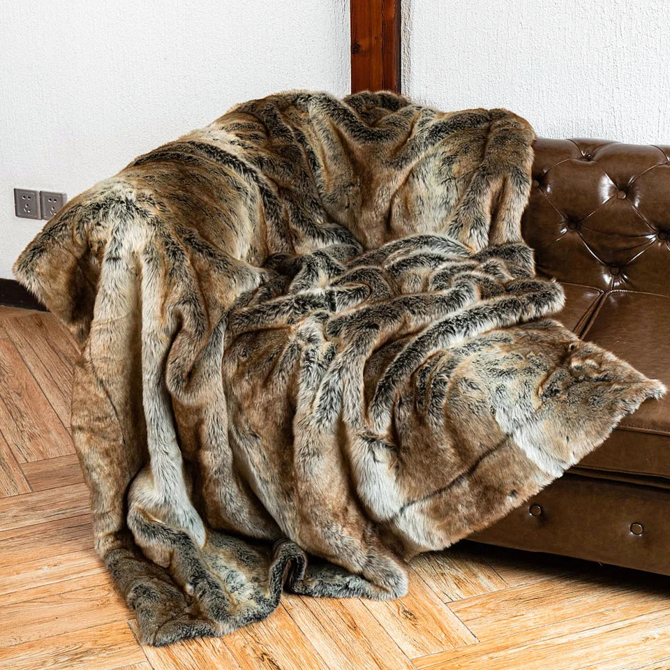 Plaid et Couverture Luxueuse en Fausse Fourrure - Imitation Fourrure de Loup Couverture chambre, Couvertures, Couvertures adulte, linge de lit