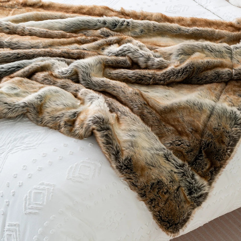Plaid et Couverture Luxueuse en Fausse Fourrure - Imitation Fourrure de Loup Couverture chambre, Couvertures, Couvertures adulte, linge de lit