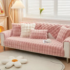 Housse de canapé en fausse fourrure de couleur rose poudré